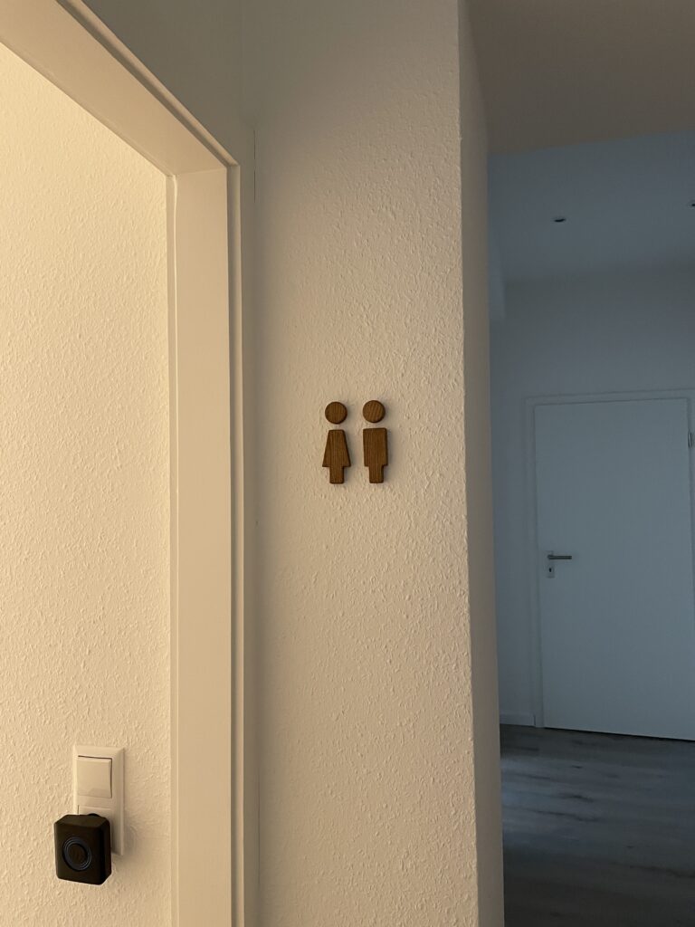 Physiotherapeutin behandelt Patientin mit manueller Therapie in moderner Praxis
Übung zur Mobilisierung der Wirbelsäule in der Physiotherapie
Individuelle Betreuung während der Schwangerschaftsphysiotherapie
Behandlung von Rückenschmerzen mit physiotherapeutischer Anwendung
Therapieraum mit Behandlungsliege in heller und freundlicher Praxis
Physiotherapeut zeigt Faszienrolle zur Eigenübung zu Hause
Lymphdrainage bei geschwollenem Bein durch erfahrene Therapeutin
Persönliche Beratung zur Therapieplanung in der Praxis in Köln Rathenauviertel